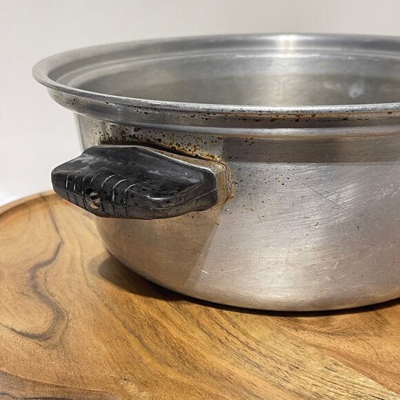 WEAR EVER 4 qt. Stock Pot Dutch Oven No. 824 Aluminum NO LIDE Made USA Vintage - Picture 4 of 12